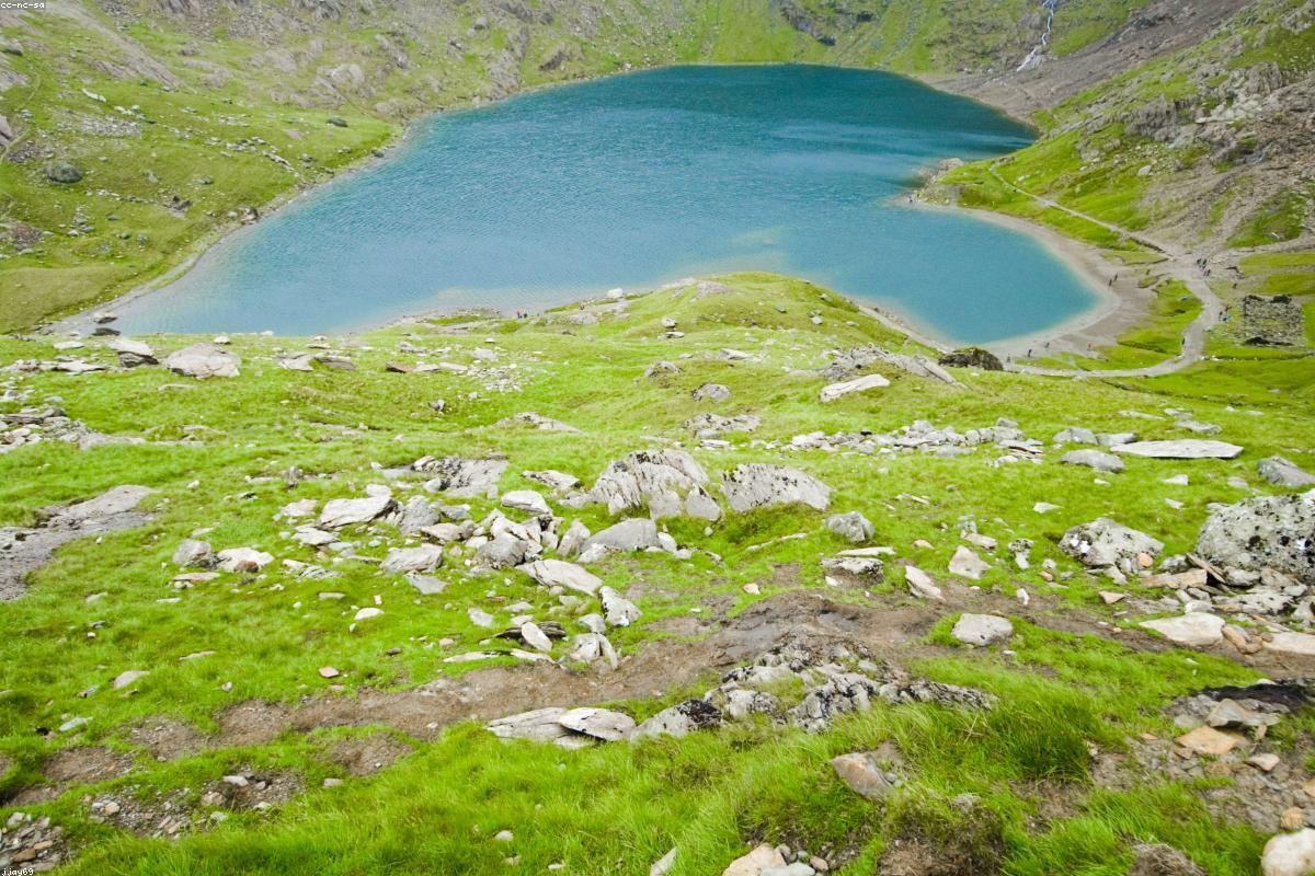 How to Hike Uphill Without Getting Exhausted: Tips for Beginners